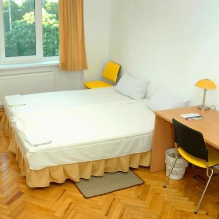 Yellow House Hostel Lviv Room photo