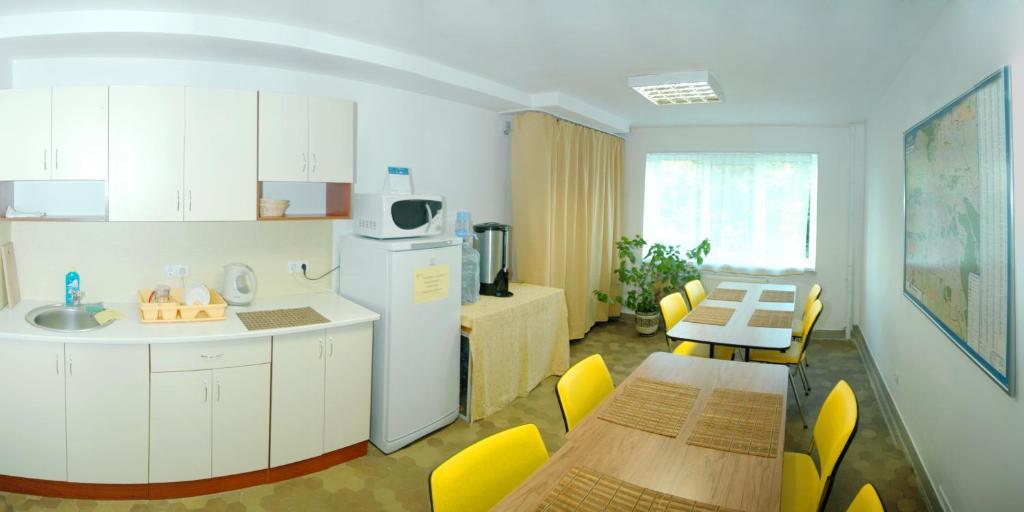 Yellow House Hostel Lviv Exterior photo