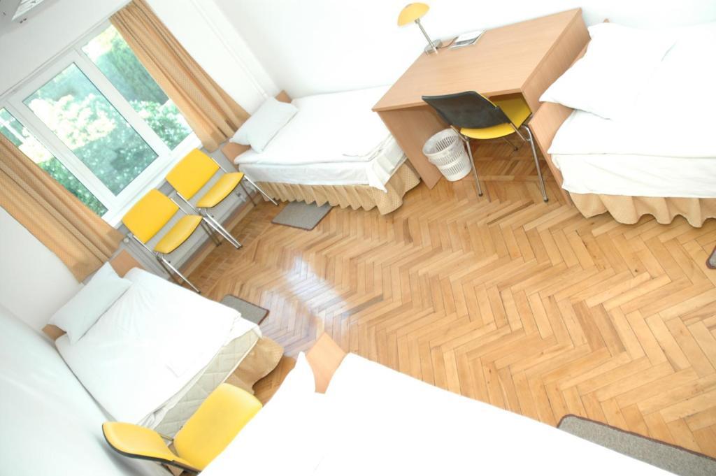 Yellow House Hostel Lviv Room photo